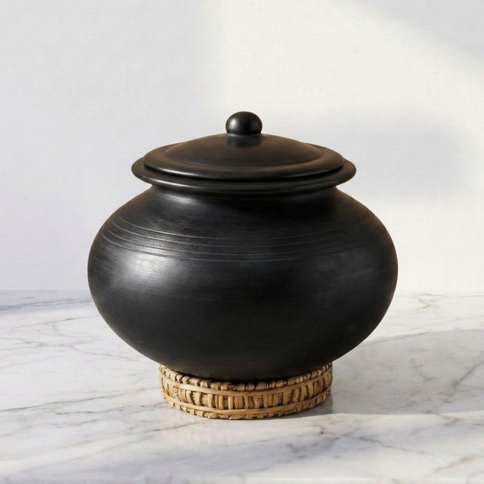 Swadeshi Blessings Exclusive Range Unglazed Clay Handi/Earthen Pot for Cooking with Lid (4 LTR, Black) (with Natural Firing Shade & Mirror Shine) + Free ASH for Cleaning (4)