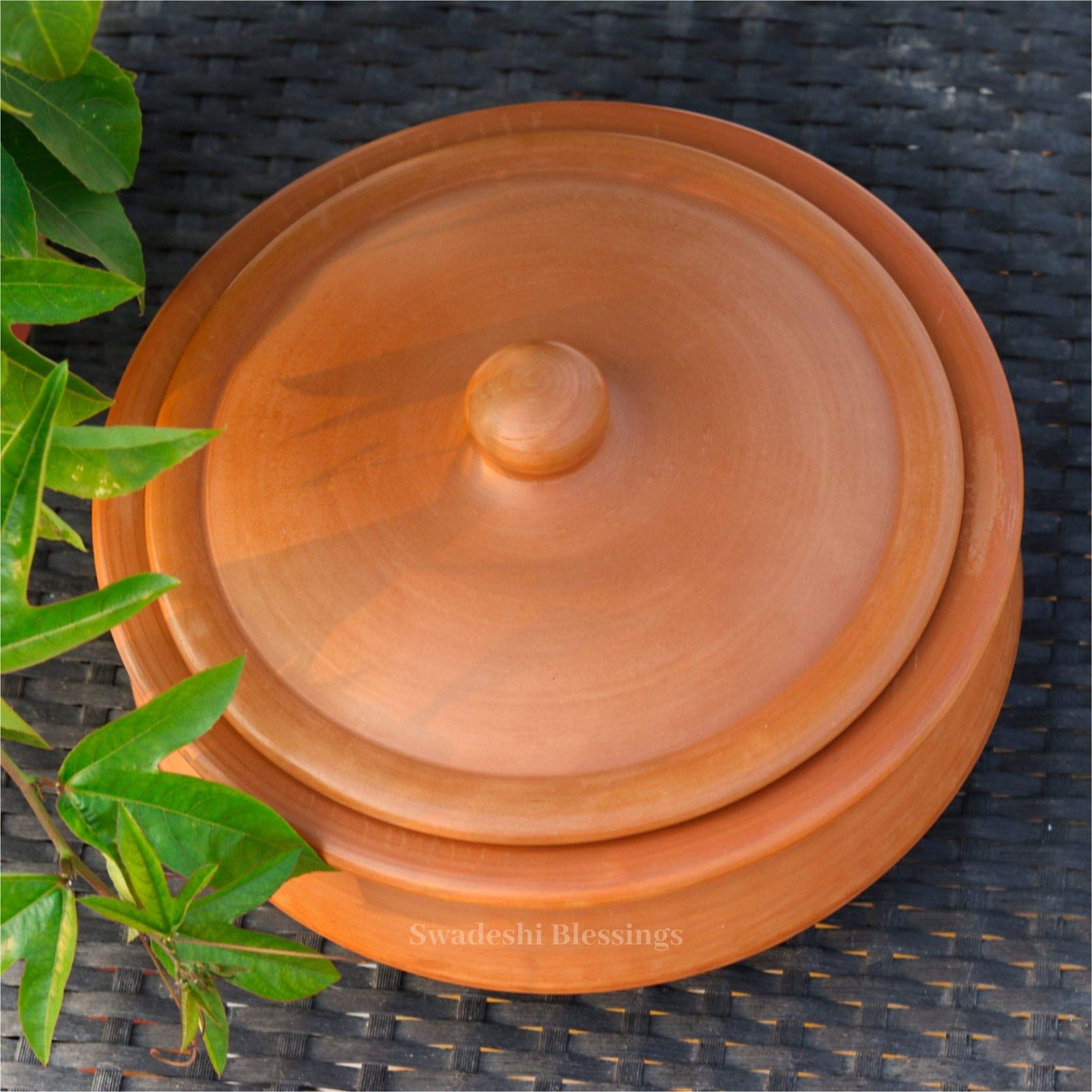 Swadeshi Blessings Exclusive Range Unglazed Clay Handi/Earthen Kadai/Clay Pot for Cooking & Serving with Lid (with Mirror Finish) + Free ASH for Cleaning(2.8 Liters Handi) (Red) - Image 2